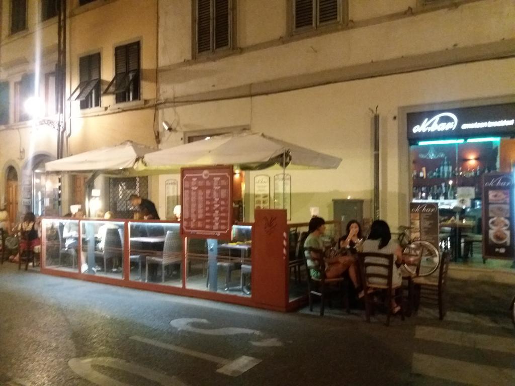 First Of Florence Luaran gambar